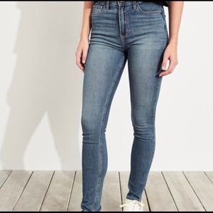Super soft high rise Hollister jeans size 5S